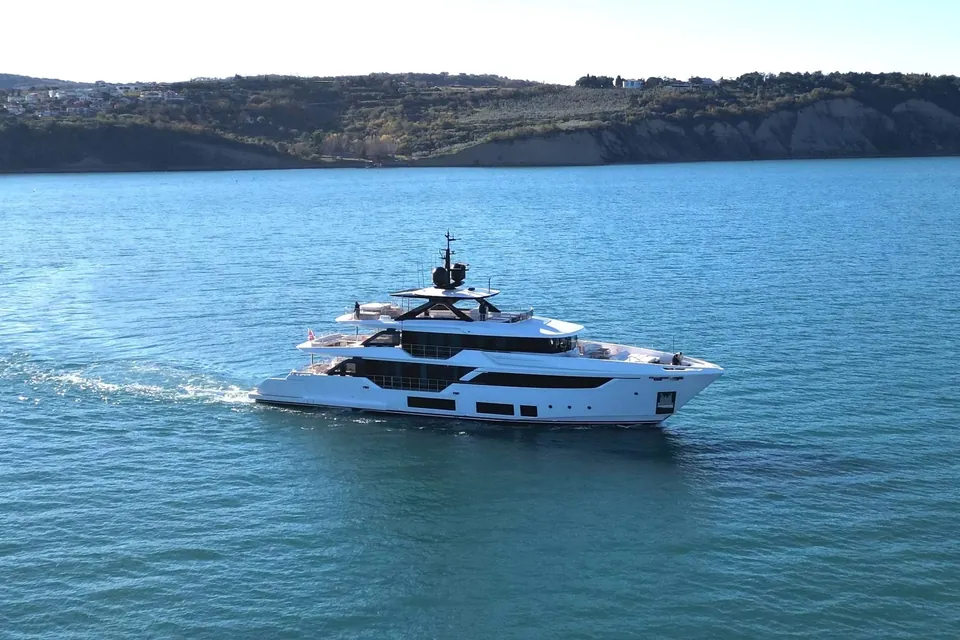 La Vetta, 2025 Custom Line Navetta 38, photo 38