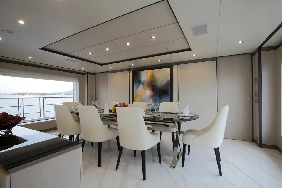 Willow, 2017 Benetti Fast 140', photo 8