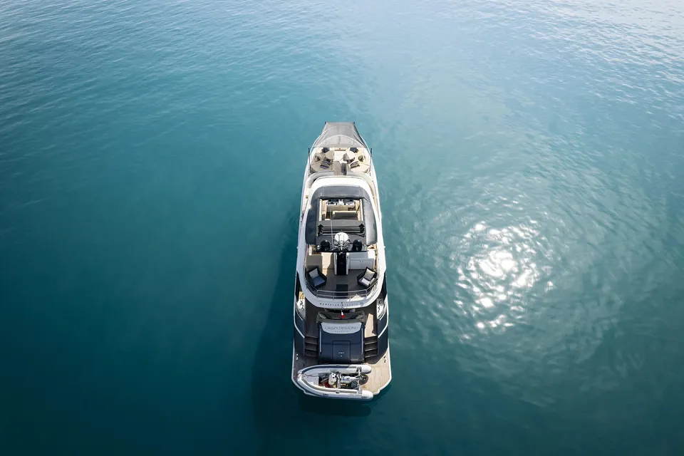 Crazy Diamond, 2016 Monte Carlo Yachts MCY 70, photo 4