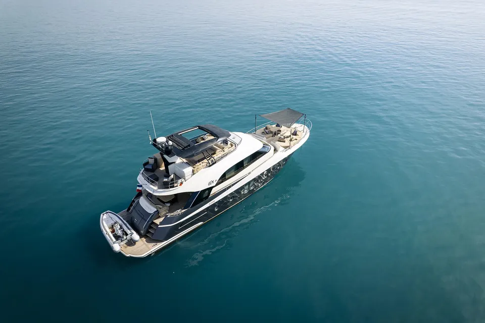 Crazy Diamond, 2016 Monte Carlo Yachts MCY 70, photo 5