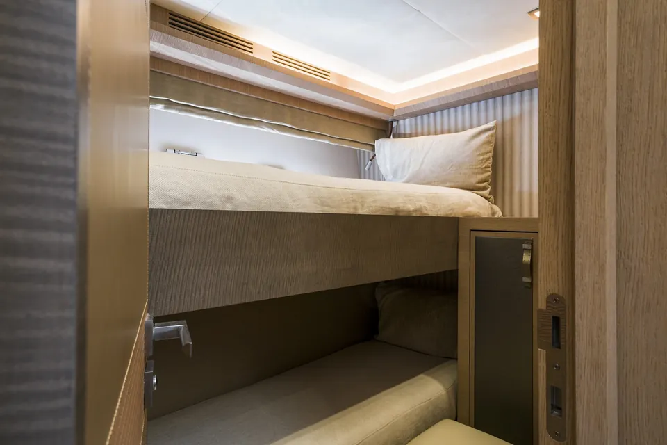 Crazy Diamond, 2016 Monte Carlo Yachts MCY 70, photo 21