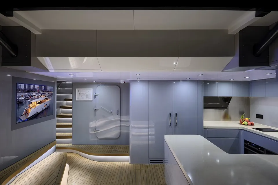 2027 Allegro Yachts Flybridge 98, photo 9