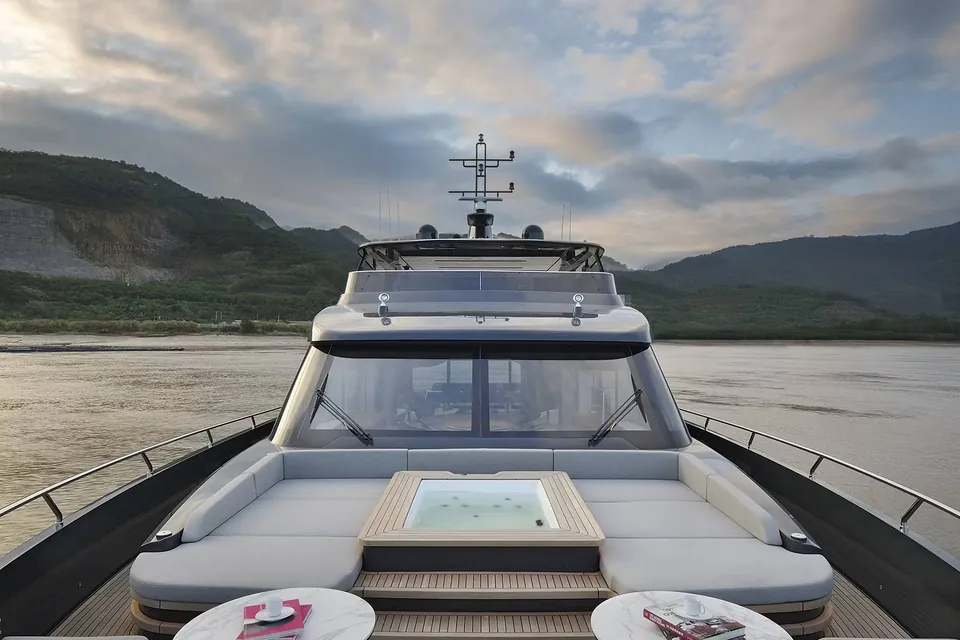 2027 Allegro Yachts Flybridge 98, photo 18