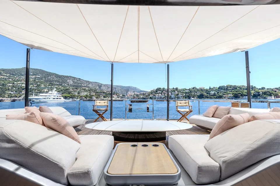 Blue Eyes, 2024 Azimut Grande Trideck, photo 4
