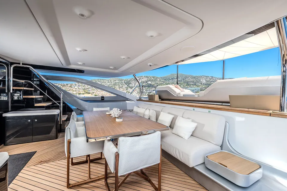 Blue Eyes, 2024 Azimut Grande Trideck, photo 5