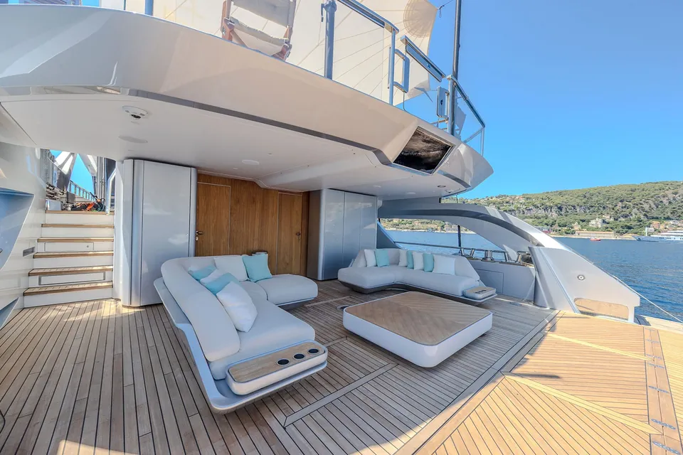 Blue Eyes, 2024 Azimut Grande Trideck, photo 17