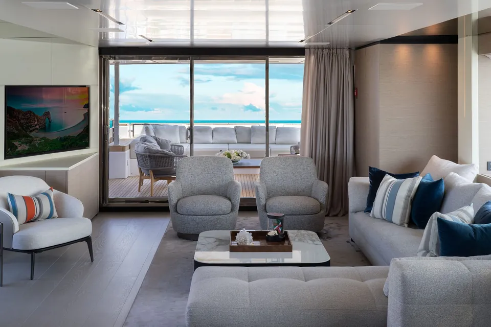 Adelia, 2021 Custom Line Navetta 33, photo 4