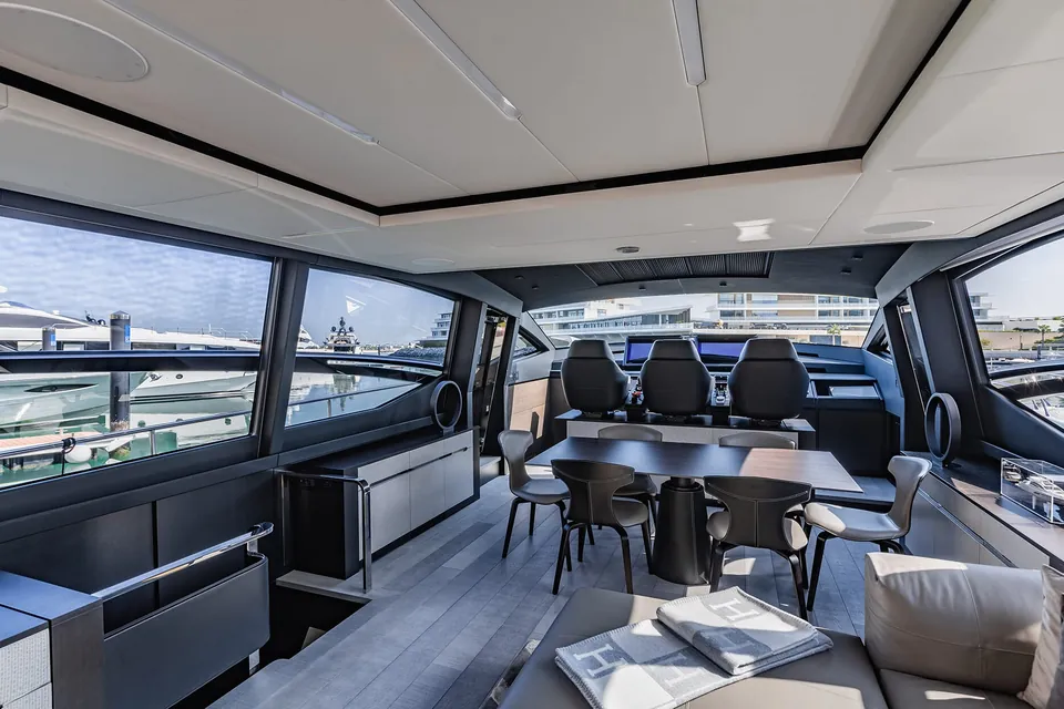 2021 Pershing 8X, photo 5