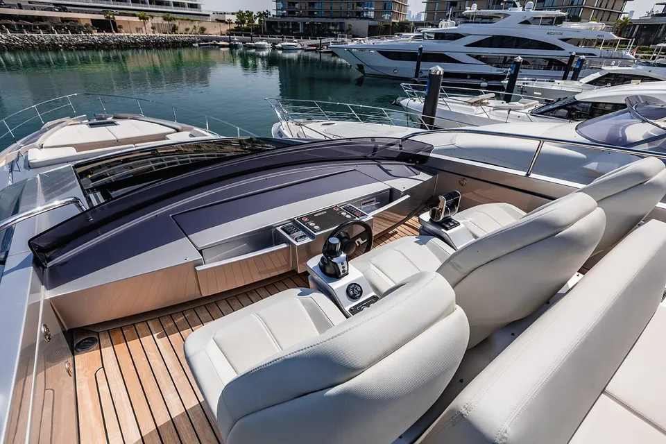 2021 Pershing 8X, photo 15
