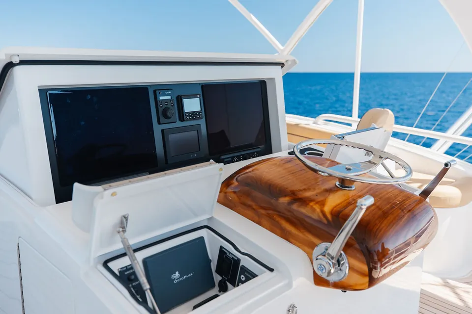 Victory, 2016 Viking Yachts 82EB, photo 10