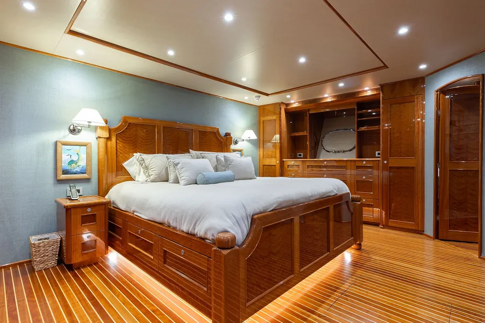 Victory, 2016 Viking Yachts 82EB, photo 19