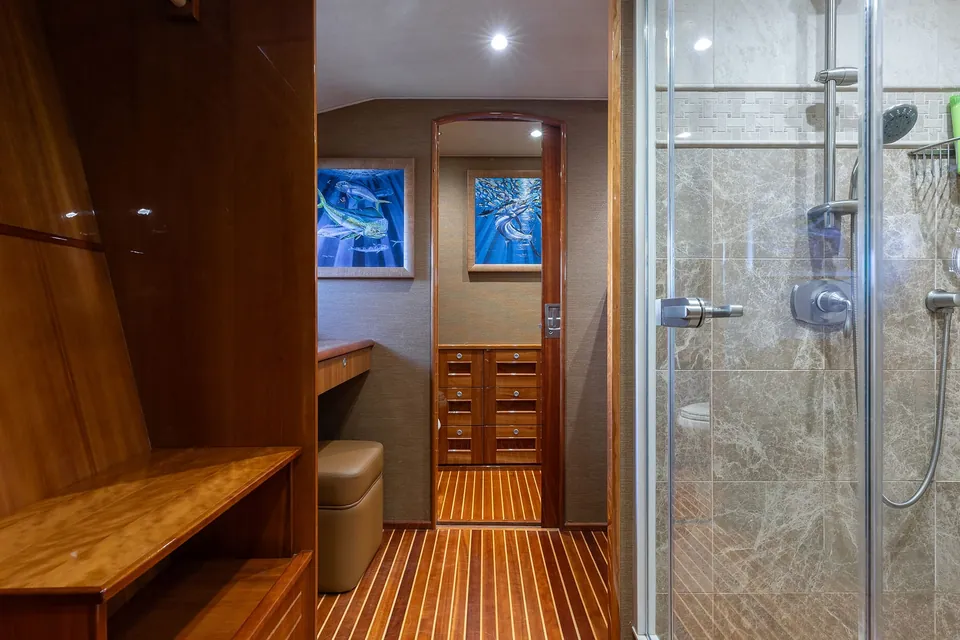 Victory, 2016 Viking Yachts 82EB, photo 20
