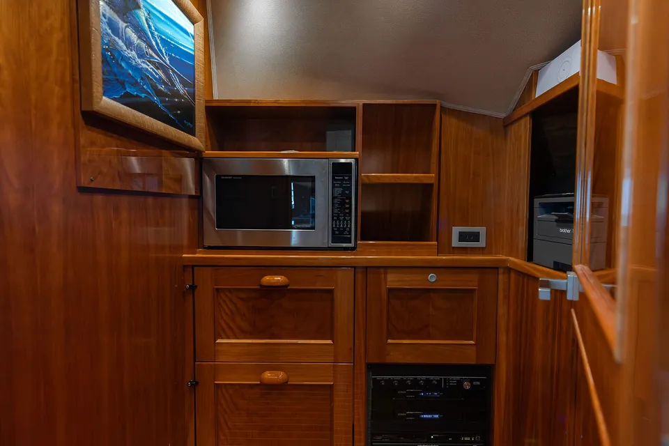 Victory, 2016 Viking Yachts 82EB, photo 22