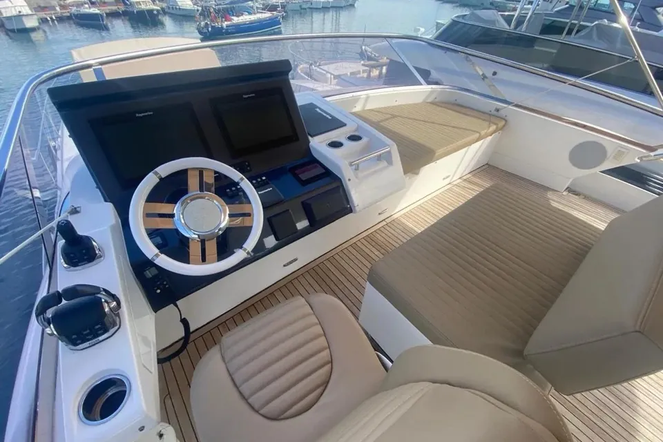 Titta, 2016 Azimut 77S, photo 1