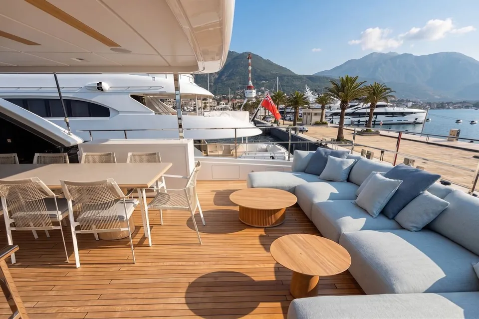 Albus, 2025 Custom Line Navetta 42, photo 7