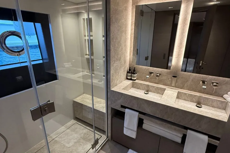 Albus, 2025 Custom Line Navetta 42, photo 11