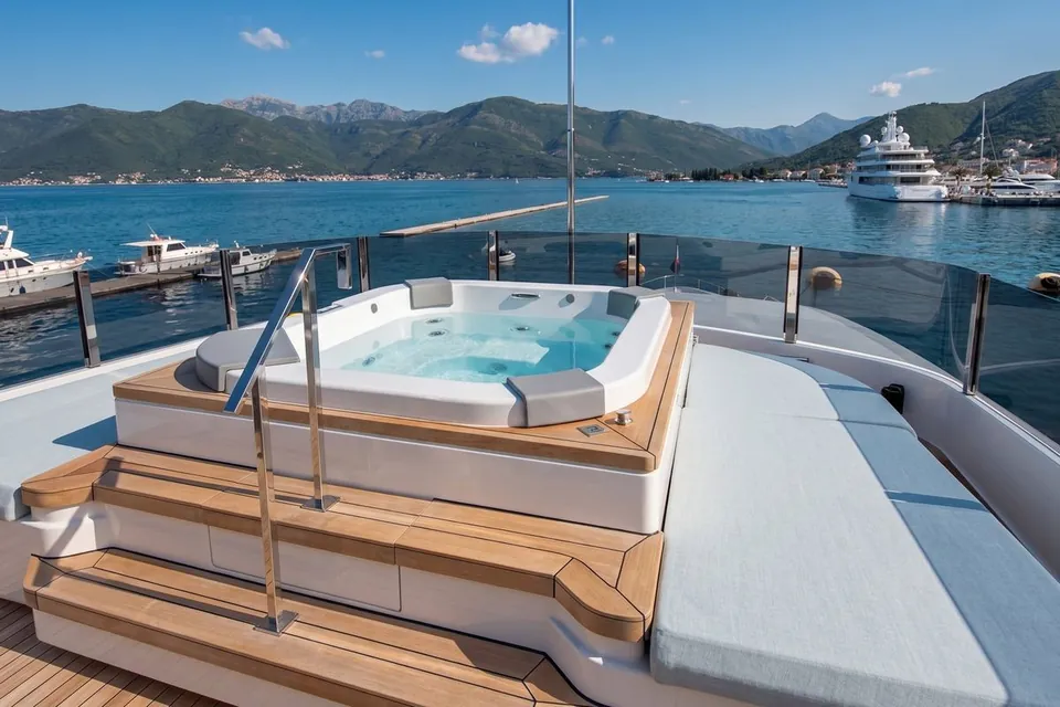 Albus, 2025 Custom Line Navetta 42, photo 15