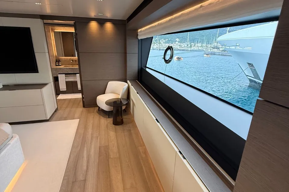 Albus, 2025 Custom Line Navetta 42, photo 16