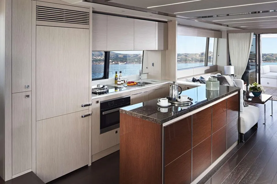 2024 Sunseeker 76 Yacht, photo 18