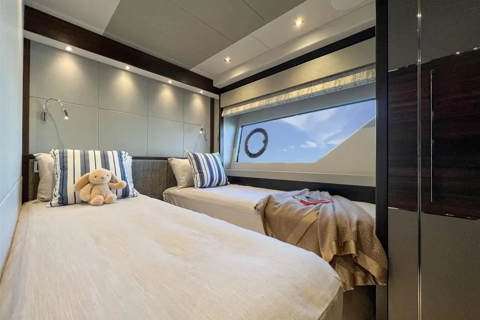 2024 Sunseeker 76 Yacht, photo 20