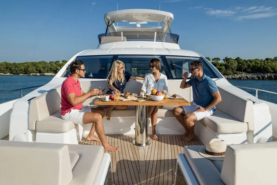 2024 Sunseeker 76 Yacht, photo 3