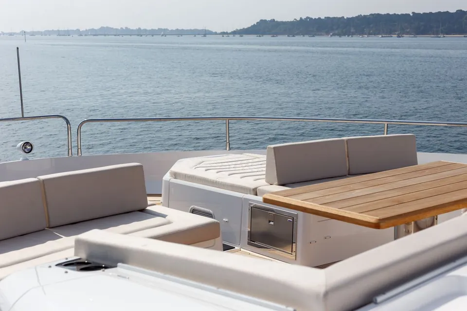 2024 Sunseeker 76 Yacht, photo 8