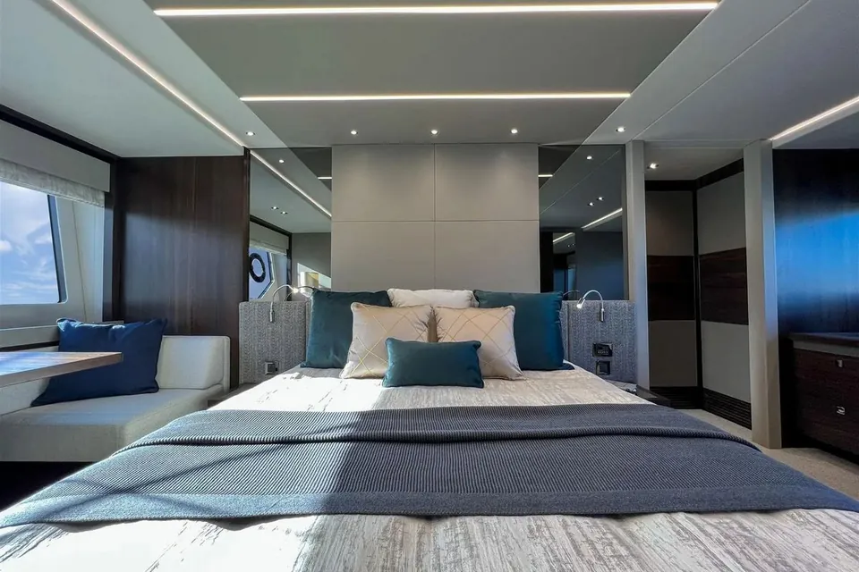 2024 Sunseeker 76 Yacht, photo 11