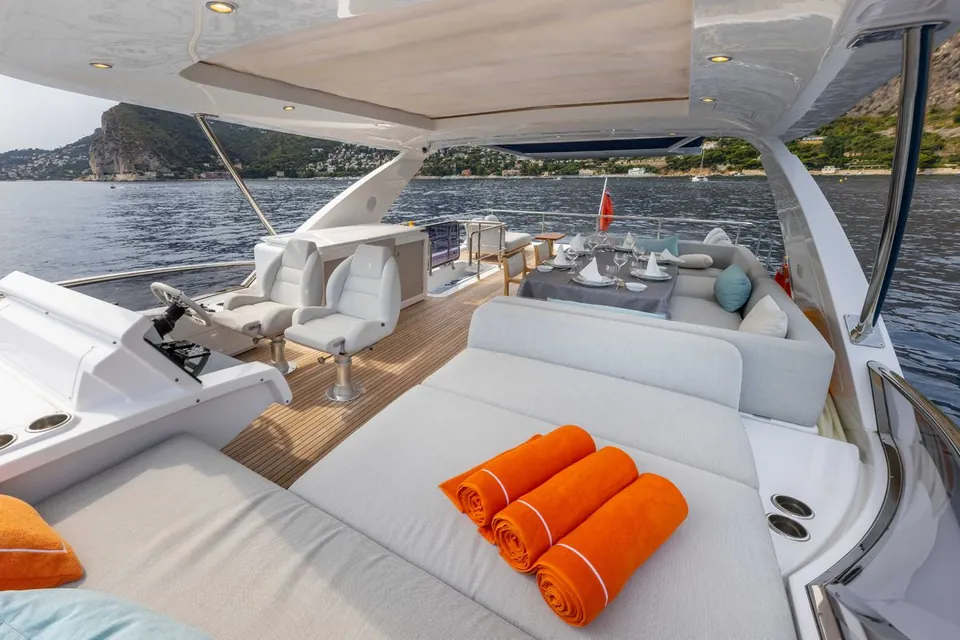 Bella Katrin, 2023 Azimut Fly 72, photo 6
