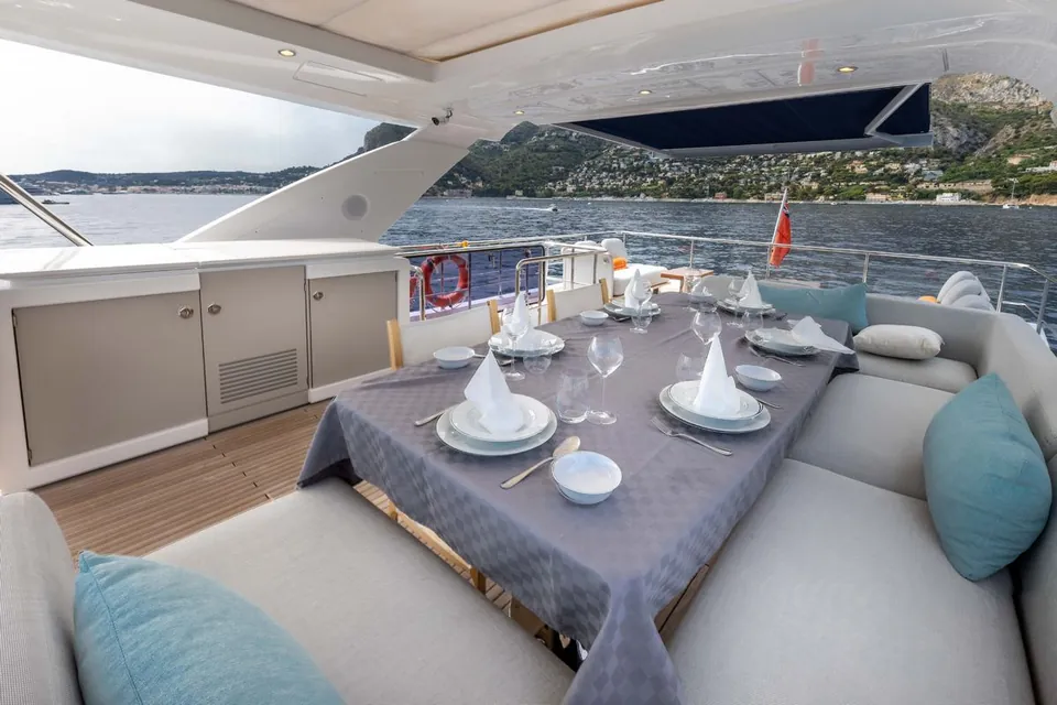 Bella Katrin, 2023 Azimut Fly 72, photo 11