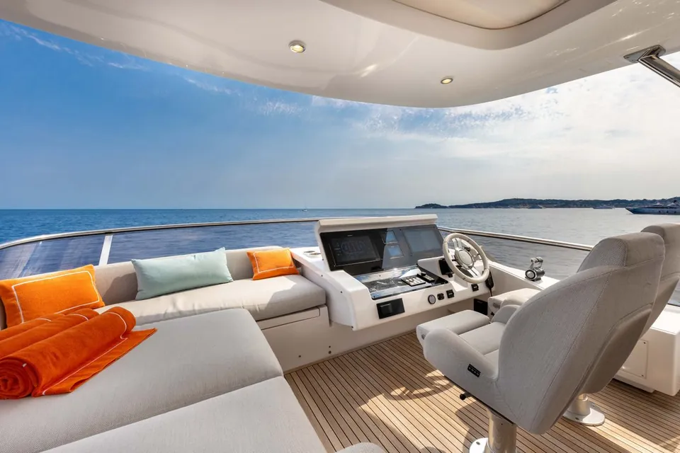 Bella Katrin, 2023 Azimut Fly 72, photo 24