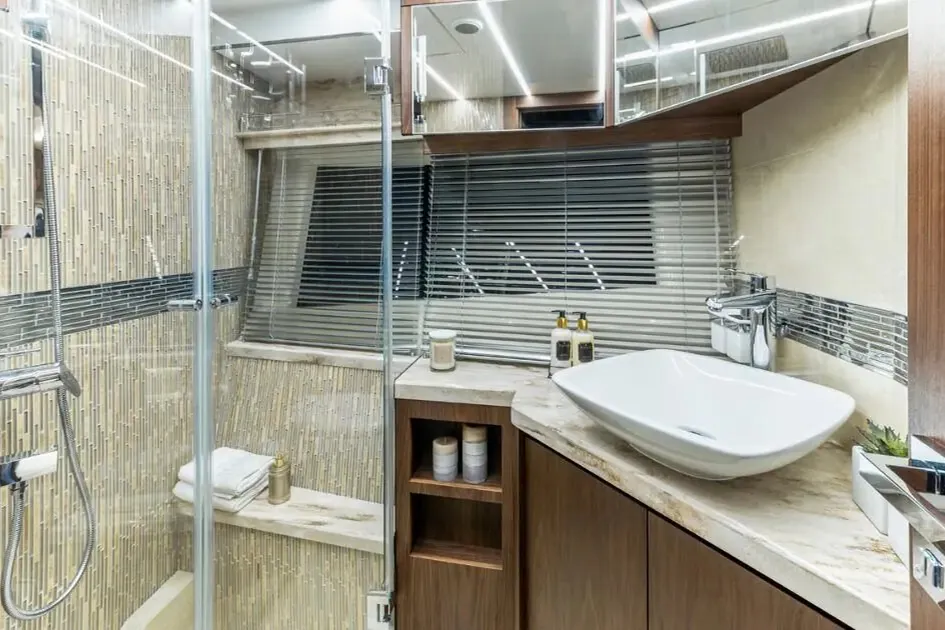 2027 Galeon 680 Fly, photo 2