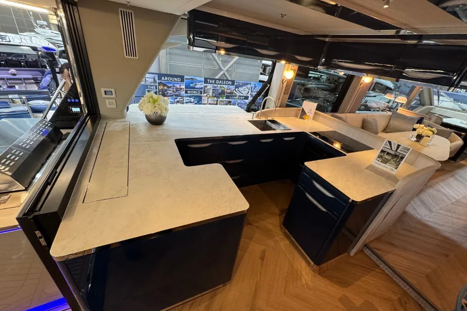 2027 Galeon 640 Fly, photo 11