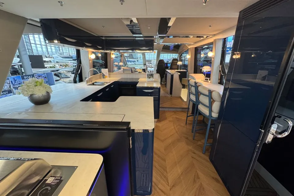 2027 Galeon 640 Fly, photo 16