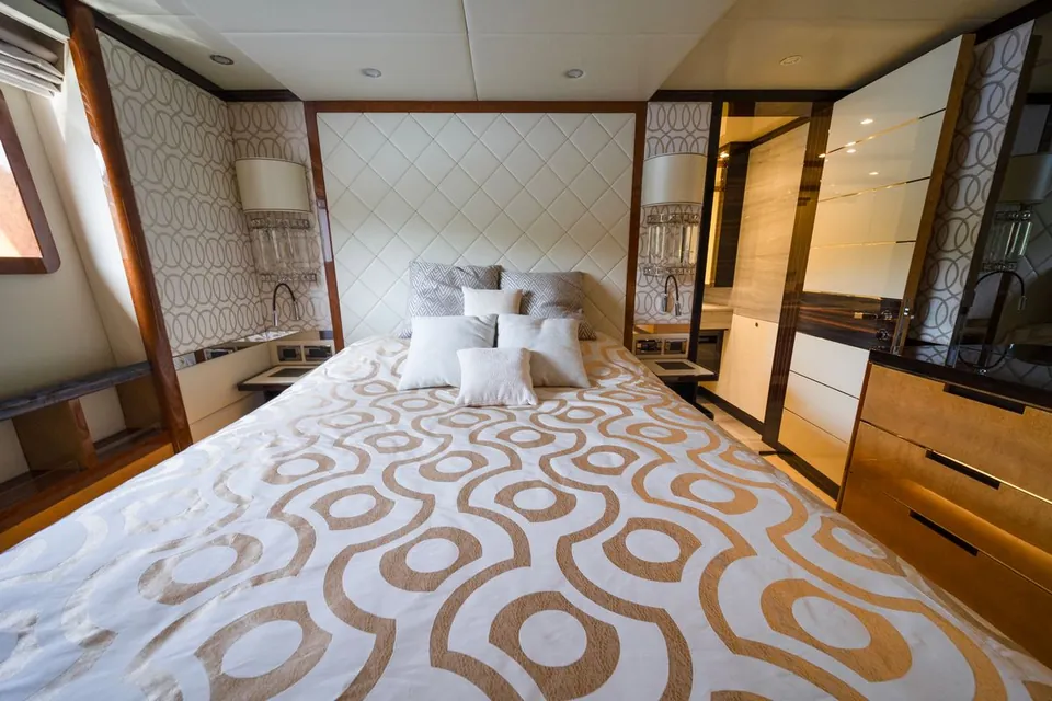 Afina, 2017 Benetti Tradition Supreme 108, photo 1