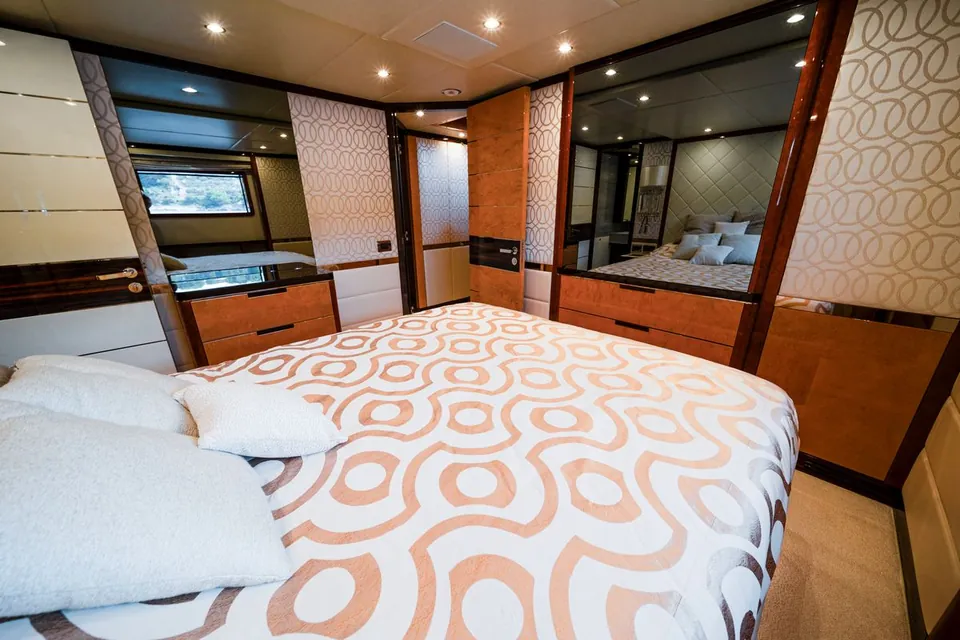 Afina, 2017 Benetti Tradition Supreme 108, photo 4