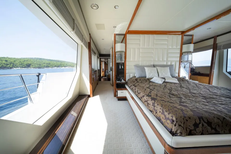 Afina, 2017 Benetti Tradition Supreme 108, photo 5