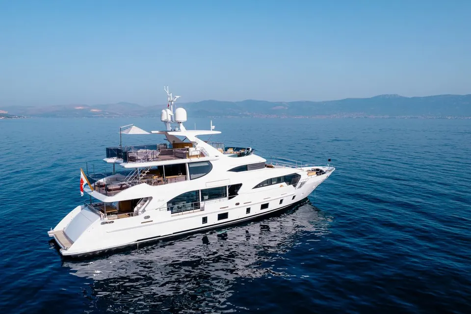 Afina, 2017 Benetti Tradition Supreme 108, photo 8