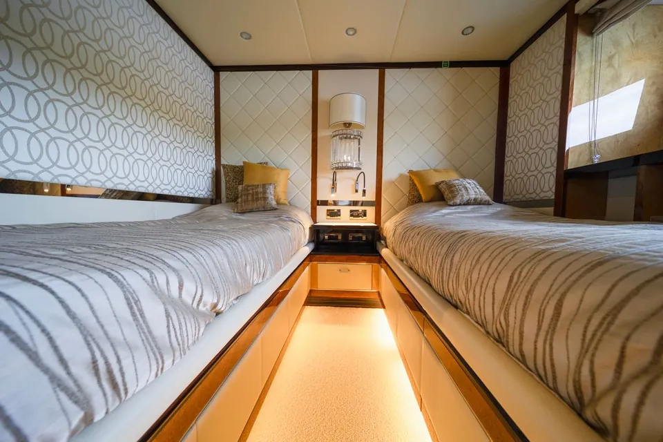 Afina, 2017 Benetti Tradition Supreme 108, photo 10