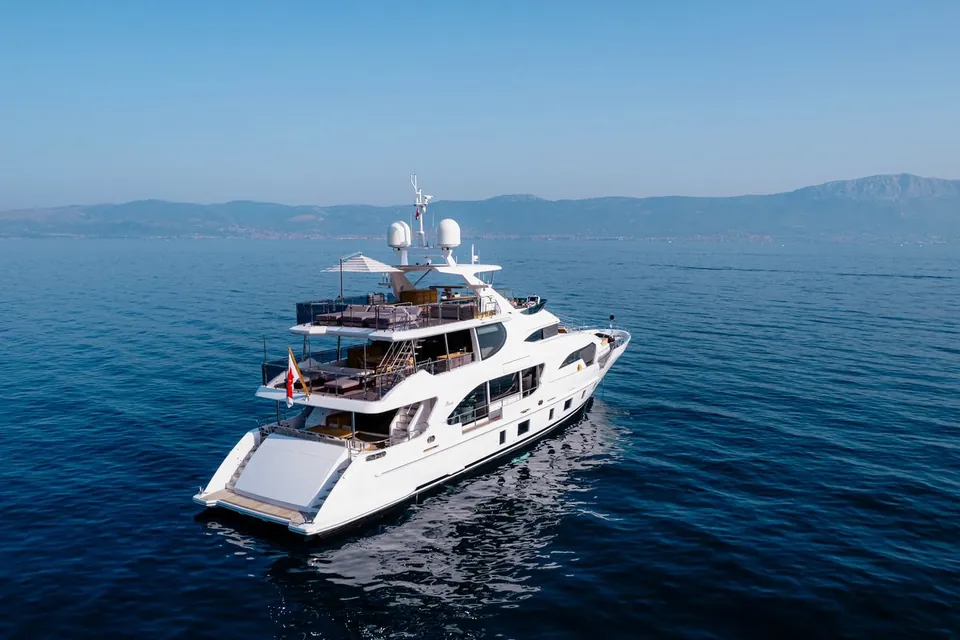 Afina, 2017 Benetti Tradition Supreme 108, photo 11