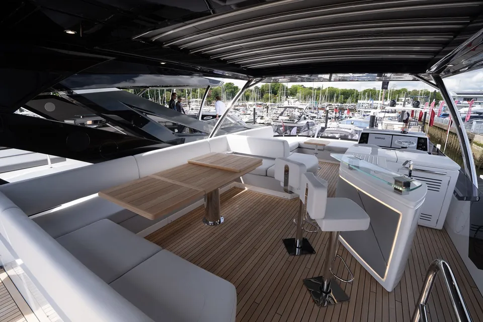 Naama, 2024 Sunseeker 76 Yacht, photo 3