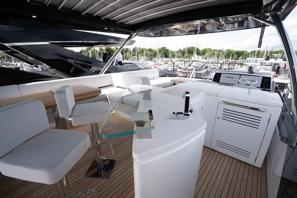 Naama, 2024 Sunseeker 76 Yacht, photo 5