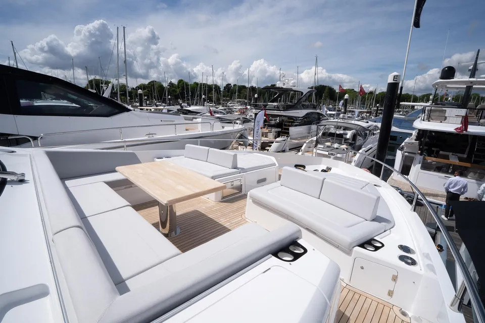 Naama, 2024 Sunseeker 76 Yacht, photo 9
