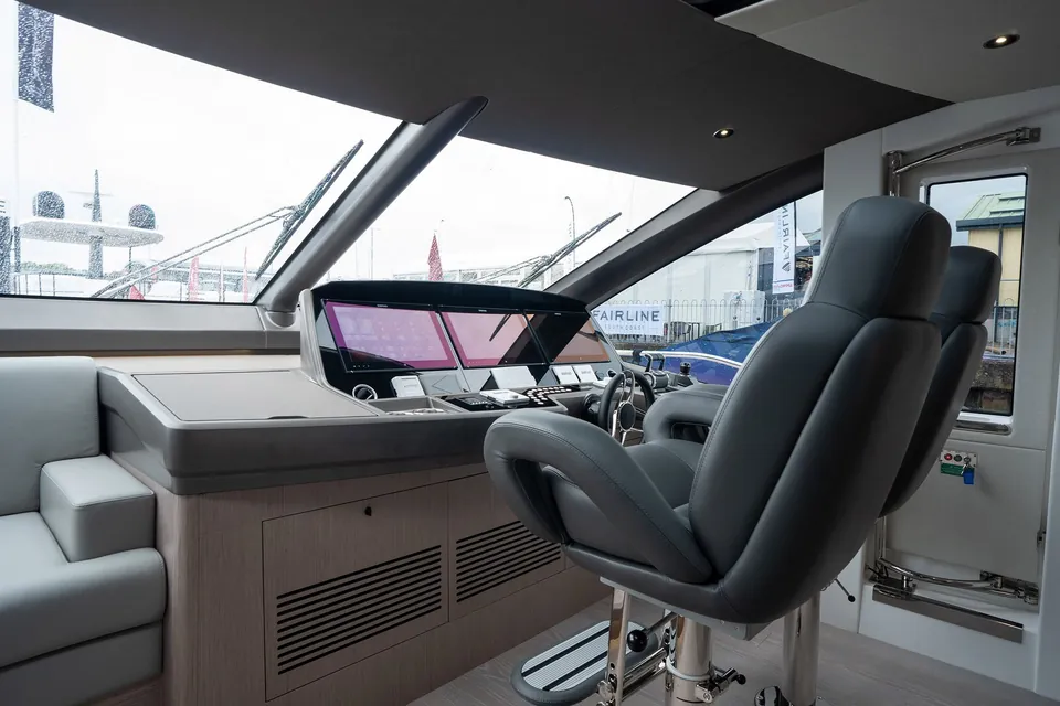Naama, 2024 Sunseeker 76 Yacht, photo 18