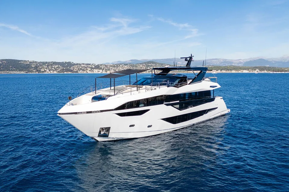 Family Spirit, 2023 Sunseeker 100 Yacht, photo 1