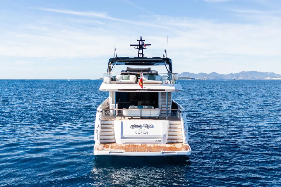 Family Spirit, 2023 Sunseeker 100 Yacht, photo 9