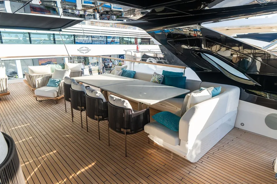 Family Spirit, 2023 Sunseeker 100 Yacht, photo 14