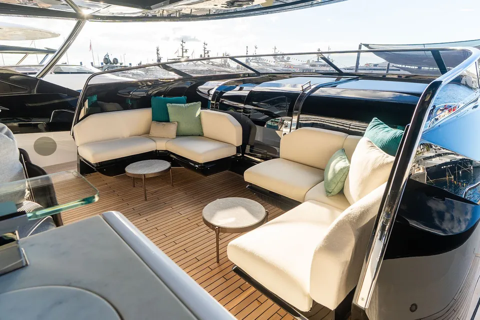 Family Spirit, 2023 Sunseeker 100 Yacht, photo 17