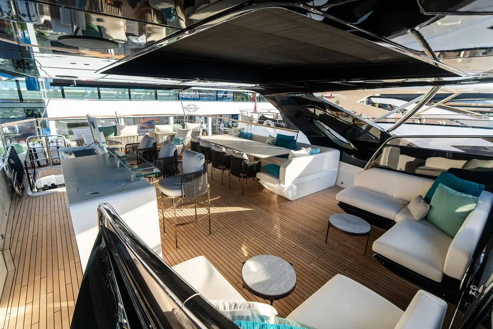 Family Spirit, 2023 Sunseeker 100 Yacht, photo 18