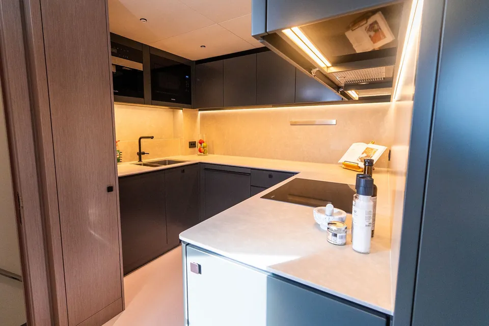 Family Spirit, 2023 Sunseeker 100 Yacht, photo 33