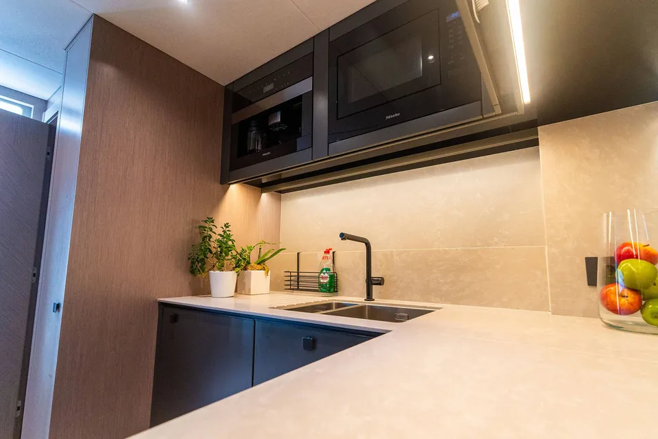 Family Spirit, 2023 Sunseeker 100 Yacht, photo 34